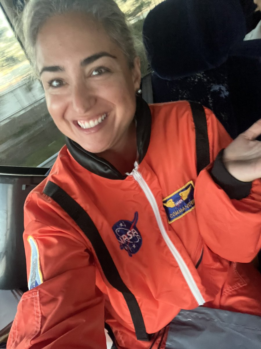 When it’s time to head to the anual class trip and the mission commander shows up like this😜…you know it’s gonna be a great EDventure #KSCherewecome @SSEDSorg