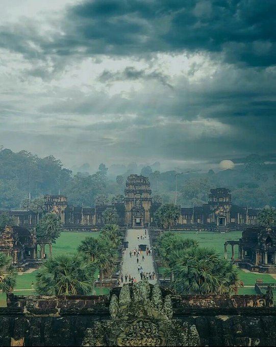 VertigoWarrior's tweet photo. 10 Amazingly Beautiful Hindu Mandirs located outside India

1. Angkor Wat Mandir, Cambodia https://t.co/GVdSn6s1O7