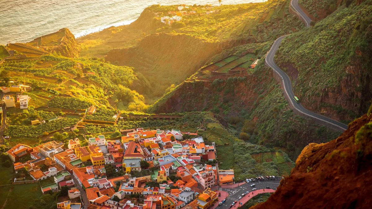 Imagenmiami's tweet photo. #Viajes | Agulo, en La Gomera,
Un lugar acogedor y pintoresco con mucha historia, naturaleza y tradiciones, con varias opciones para visitar como: El Parque Nacional de Garajonay, ir al mirador de Abrante, contemplar el Monumento Natural de Roque Blanco y sus callejuelas. https://t.co/USm57JDZPR