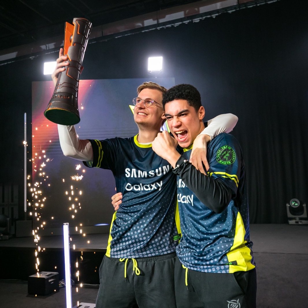 FIFAe's tweet image. The final 4 have landed... #FameYourGame

The FIFAe squad checked out all your pictures and determined 𝙩𝙝𝙚𝙨𝙚 were their favorites...

Now it's up to you the community to decide who ends up on an in-game Tifo, Vote below 👇