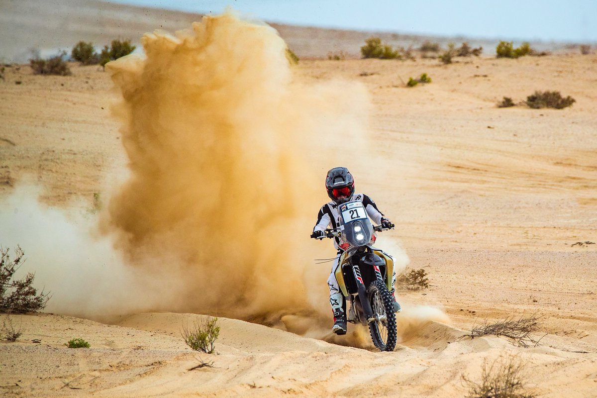 dragonenergyint's tweet photo. The rising Dragon @amcinnes_21, is powering through the @abudhabidesertchallenge
- P6 in rally 2
- P18 overall
📸 @cincinmovies 
#DragonEnergyDrink  #ThePowerIsYours #desertchallenge #AbuDhabi https://t.co/jXINdxMeQx