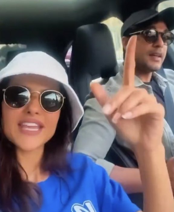 shree_wonders's tweet photo. Sach batana🤔
Aakhir kahna kya chahte ho !!

She shared MV news with this song 
Mohabbat yaad aati hain😉
Then ..
Aise koi na milta aape,Rab aap milanda aake.

When a man is in love,he does cute Nadaniyan🫶🫣

PRIYANKIT X DMF SOON
#PriyankaChaharChoudhary  #AnkitGupta #PriyAnkit https://t.co/k06g8KKG42