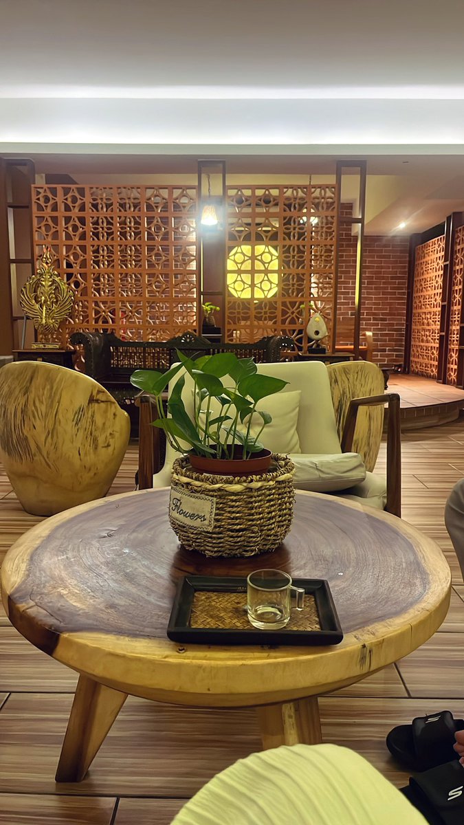 Nurintashaa's tweet photo. I pergi massage harini sebab rasa nak Me-time!

Ayu borneo punya service tak pernah tak tiptop. RM62.41 one hour massage. Berbaloi kan? Beli dekat app fave 🫶🏻 https://t.co/fkKFArKnqV
