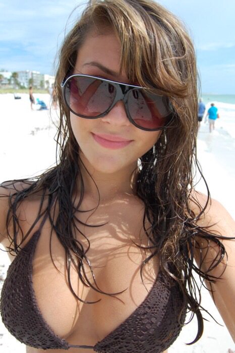 evamirela1's tweet photo. I need new vibrator. Mine is broken for hard usingg https://t.co/vIzHqc1ZeB