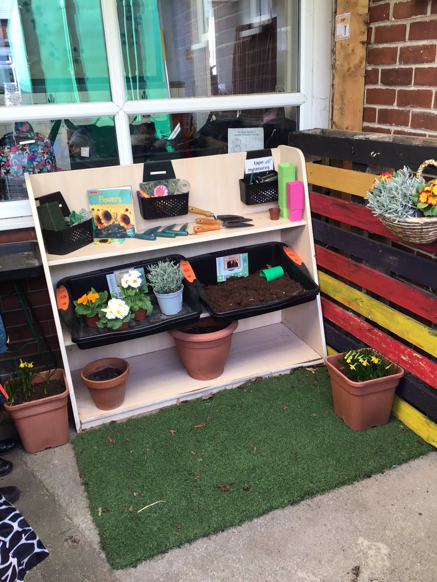 And speaking of taking ownership of our provision, we have also been working hard with Mrs Gilks in our outdoor area. We have been planting, tidying and arranging our resources 💐 🌿 #ChildLedLearning #OutdoorProvision #GreenFingers