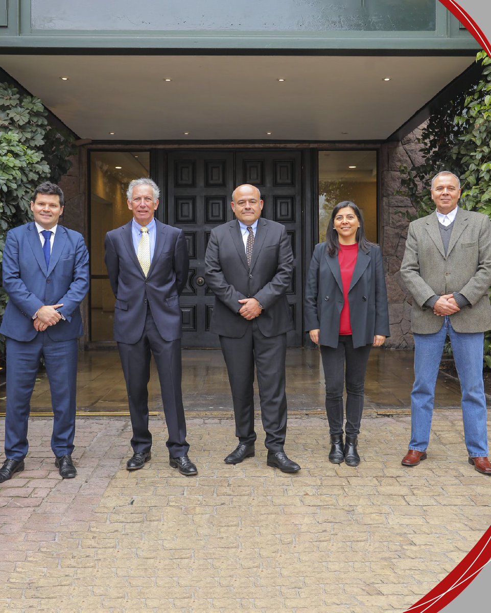 GL events es el líder mundial en la organización de eventos y exhibiciones, con más de 40 años de experiencia y oficinas en los 5 continentes.
Bajo este respaldo nace un centro de convenciones y de eventos de clase mundial, Metropolitan Santiago
Conócenos metropolitansantiago.cl/salones/