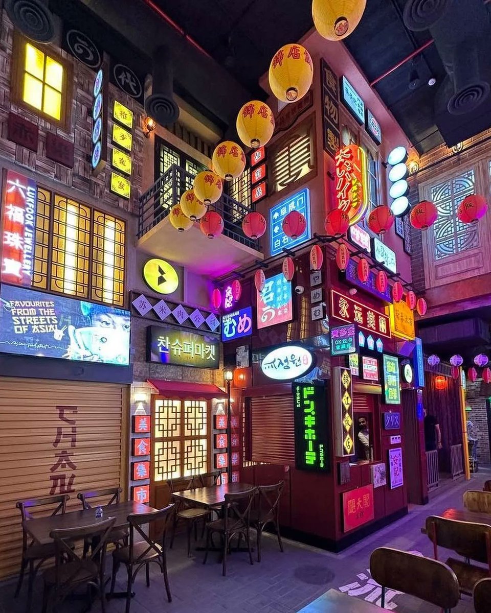 Destination_KSA's tweet image. With an aromatic aura and an aesthetically designed space, Chan hosts an array of local Chinese plates with a twist by adding touches from Bursa, Thai, Singaporean and Indonesian flavors. 
Sourced 📸
-
#Jeddah #Saudi #DestinationKSA