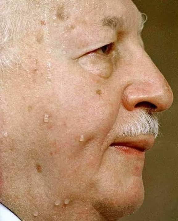 "Allah İçin,İslam İçin Döktüğün Bu Terler Kıyamet Gününde Şefaatçin Olacaktır İnşaallah."
#DavaAdamıErbakan Hocamı Rahmetle Anıyorum 🤲