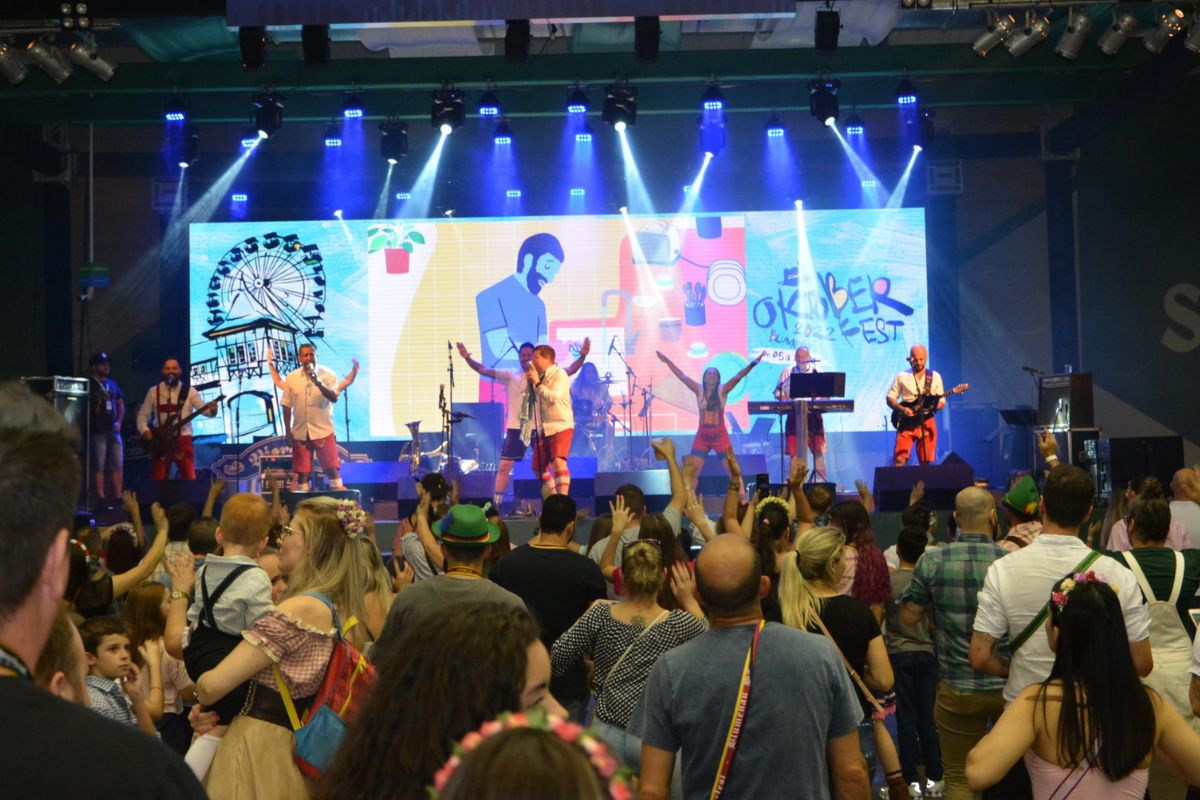 Faturamento de cervejarias artesanais independentes em Oktoberfest é revelado e edição exclusivamente artesanal é descartada pela prefeitura de Blumenau.

#blumenau #oktoberfest
Link:

bit.ly/41sd3yf