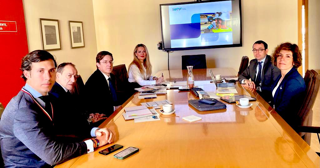 morenocasas's tweet image. Reunion de trabajo con equipo de #innovacion @SomosSacyr tratando #pilotos #economiacircular #agua #sensorizacion material #poroneumatico para asfaltar #telegestion #gemelodigital de #riego #InnoLab soluciones urbanas @madrid_wcc @viviendaCMadrid @MadridNuevoN Gracias