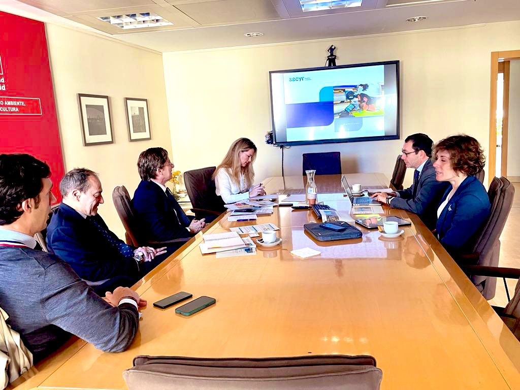 morenocasas's tweet image. Reunion de trabajo con equipo de #innovacion @SomosSacyr tratando #pilotos #economiacircular #agua #sensorizacion material #poroneumatico para asfaltar #telegestion #gemelodigital de #riego #InnoLab soluciones urbanas @madrid_wcc @viviendaCMadrid @MadridNuevoN Gracias