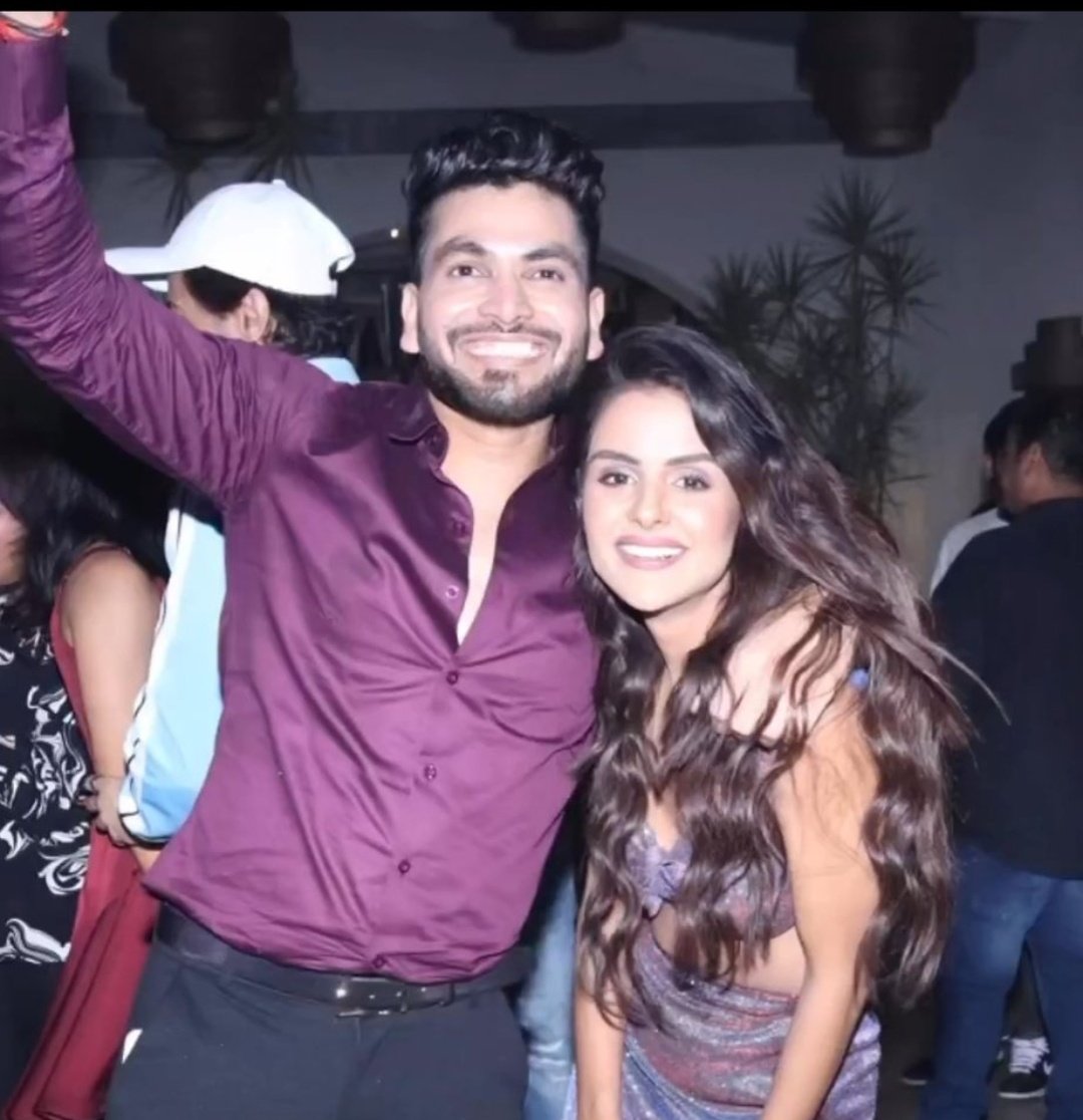 BiggbossKaTadka's tweet photo. Who is your favorite among ShivYanka or ShivSum?

Like for #ShivYanka
RT for #ShivSum

#PriyankaChaharChoudhary #ShivThakare #SumbulTouqeerKhan

#BiggBoss16 #bb16 #BiggBoss

Like.                          RT. https://t.co/vipEtn3TJj