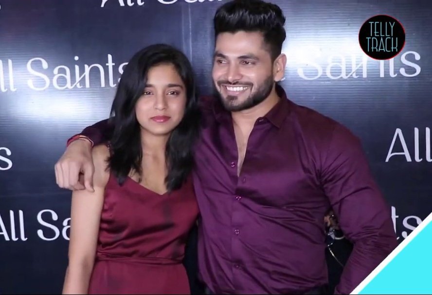 BiggbossKaTadka's tweet photo. Who is your favorite among ShivYanka or ShivSum?

Like for #ShivYanka
RT for #ShivSum

#PriyankaChaharChoudhary #ShivThakare #SumbulTouqeerKhan

#BiggBoss16 #bb16 #BiggBoss

Like.                          RT. https://t.co/vipEtn3TJj