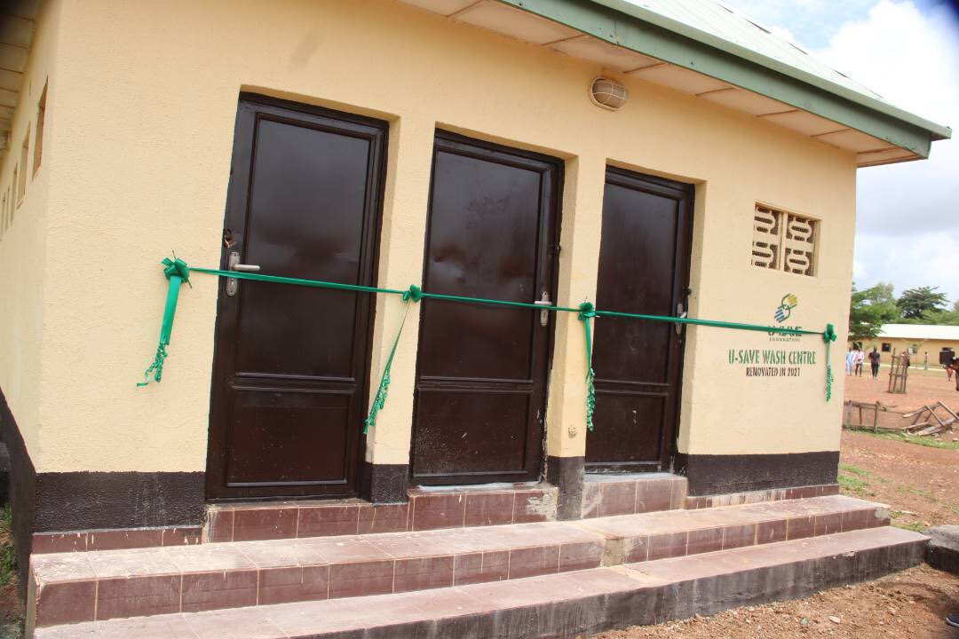 usavefoundation's tweet image. 59 million people in Nigeria practice open defecation, leading to water contamination &amp;amp; spread of diseases such as cholera, typhoid &amp;amp; dengue fever. #endopendefecation #opendefecation