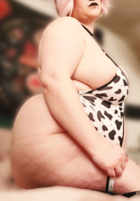Wanna milk me? ❤️ #hucow #bbw #bbwwomen #fat #nsfw #nsfwcosplay #cowcosplay #bigtiddies #bigboobs https://t<a href="/tag/hucow"class="tags">#hucow</a><a href="/tag/bbw"class="tags">#bbw</a><a href="/tag/bbwwomen"class="tags">#bbwwomen</a><a href="/tag/fat"class="tags">#fat</a><a href="/tag/nsfw"class="tags">#nsfw</a><a href="/tag/bigboobs"class="tags"><span>#bigboobs</span></a><a href="/tag/nsfwcosplay"class="tags"><span>#nsfwcosplay</span></a><a href="/tag/bigtiddies"class="tags"><span>#bigtiddies</span></a><a href="/tag/cowcospla"class="tags"><span>#cowcospla</span></a>