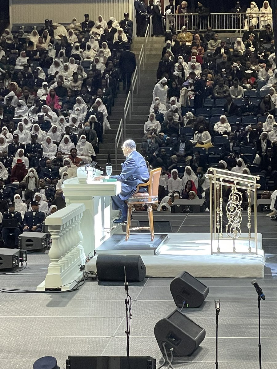 MasunguloNdlov1's tweet image. HAPPY SAVIOURS' DAY FAMILY. As always we've been blessed with another remarkable, life giving and inspiring lecture by our beloved brother and friend The Honorable @LouisFarrakhan. Family we are at War! But we know that the believers are the overcomers!🙌🙌