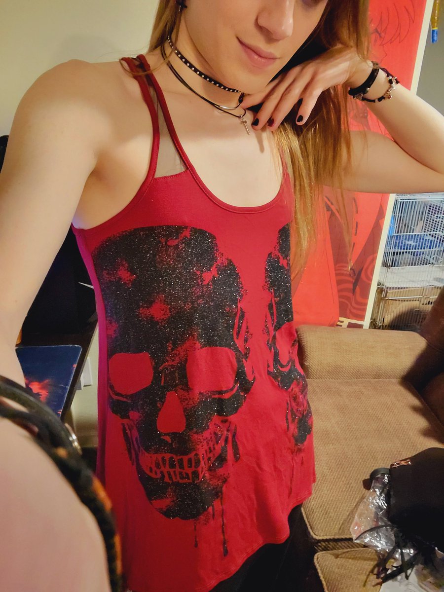 MattyHasFans's tweet image. So #femboys is trending again, so I might as well take this opportunity to show off my new top I got from Hot Topic, haha

Been quiet recently, but I promise I'll try to be more active. ;-;