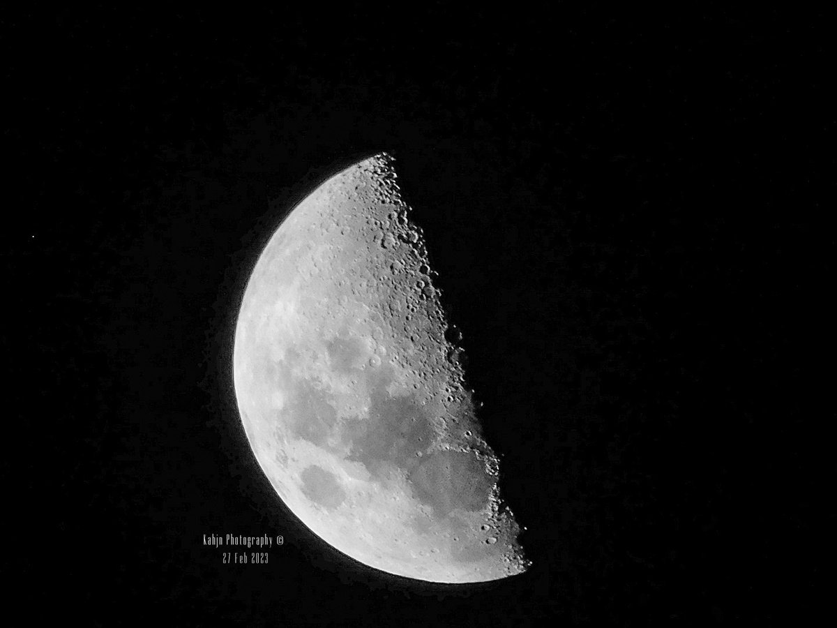 Tonight’s clear skies gave me a 52% illuminated Moon,First Quarter. #MooningCrew #Moon #WesternAustralia #Astrophotography #Craters