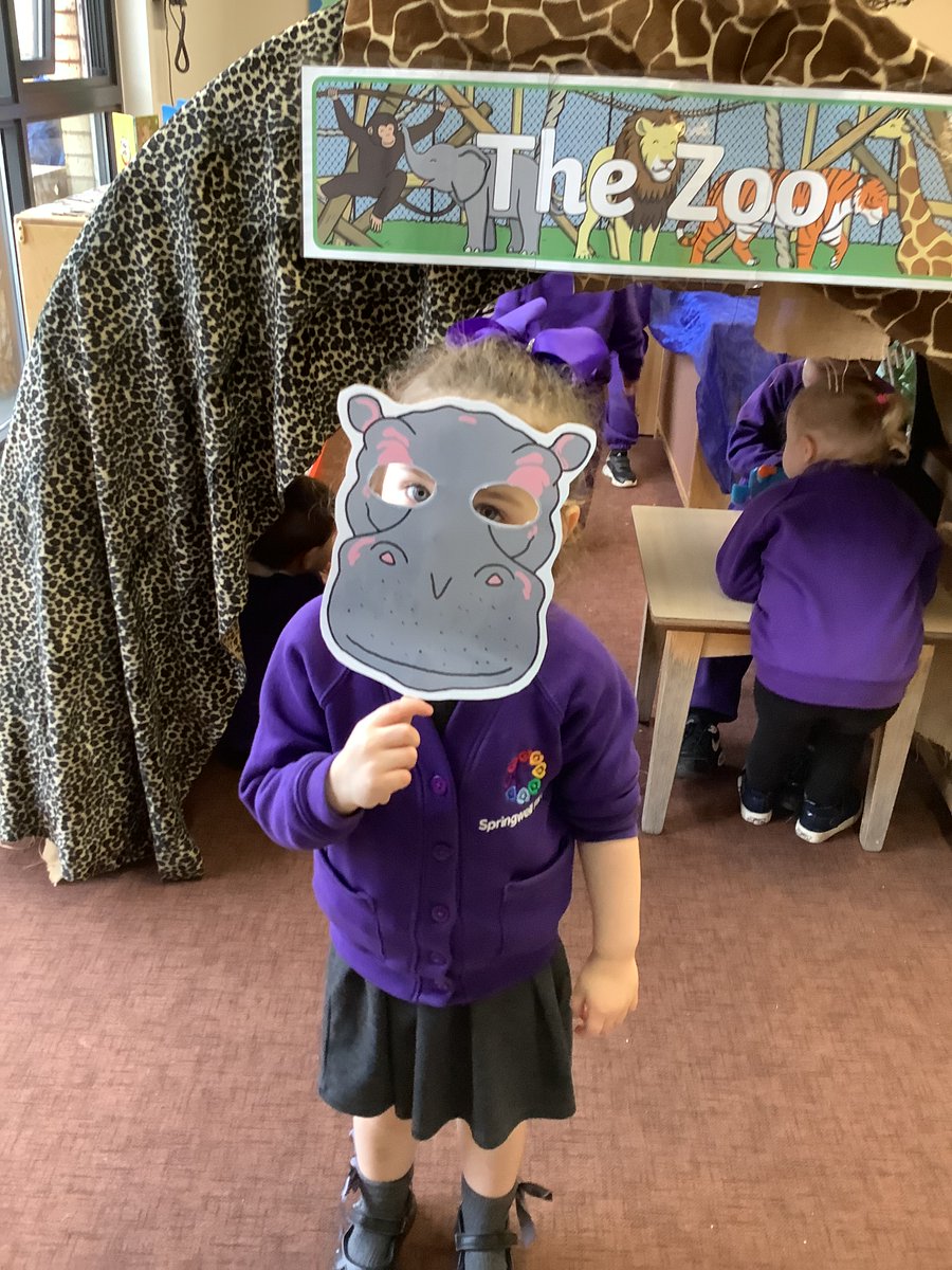 SpringwellEYFS's tweet image. We have a zoo role play in Nursery this week to support our focus book Dear Zoo.
The children are enjoying buying tickets to come to the zoo, role playing being the zoo animals and being the zoo keeper looking after the animals. @Springwellpark_ #EYFS #DearZoo #EYFS