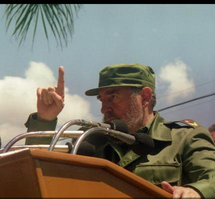 #Fidel: Aquí son nuestros ciudadanos los que postulan, aquí son nuestros ciudadanos los que eligen, y hay mucho más que un partido: hay un partido que dirige, pero hay millones que postulan y millones que eligen. En ningún otro país hay más participación popular y democracia...