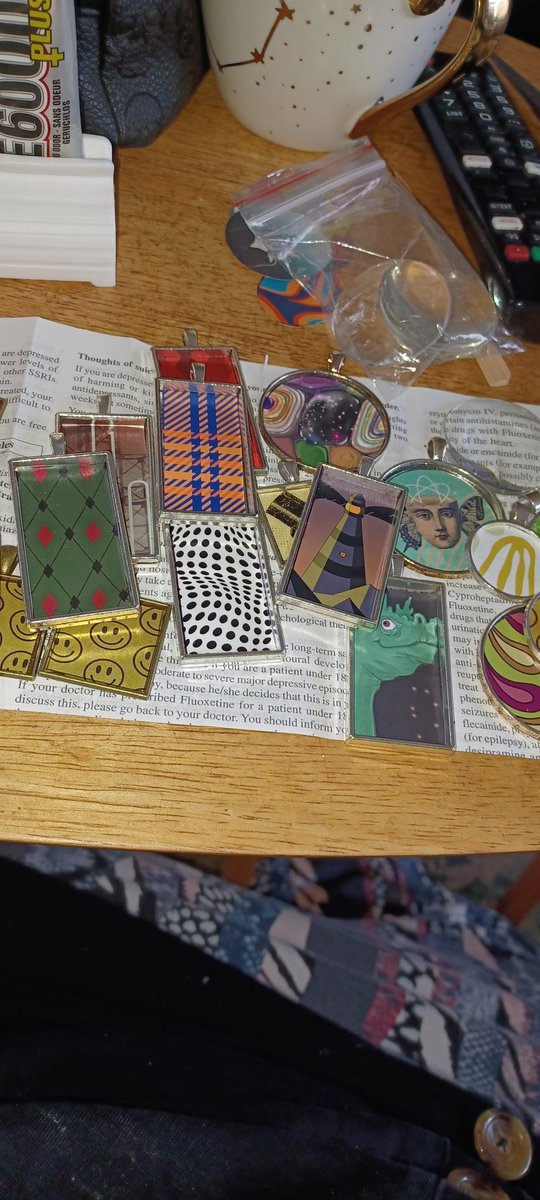 breweryjeweller's tweet photo. Had to bring the workshop downstairs today as @BurtBorder is not feeling very well &amp; I need to be on hand to open doors.#breweryjewellery
#upcycled #recycled #unique #jewellery #handmade #handcut #earrings #pendants #keyrings #cufflinks #independentbreweries #sharethebeerlove https://t.co/fEVeNhNIoN