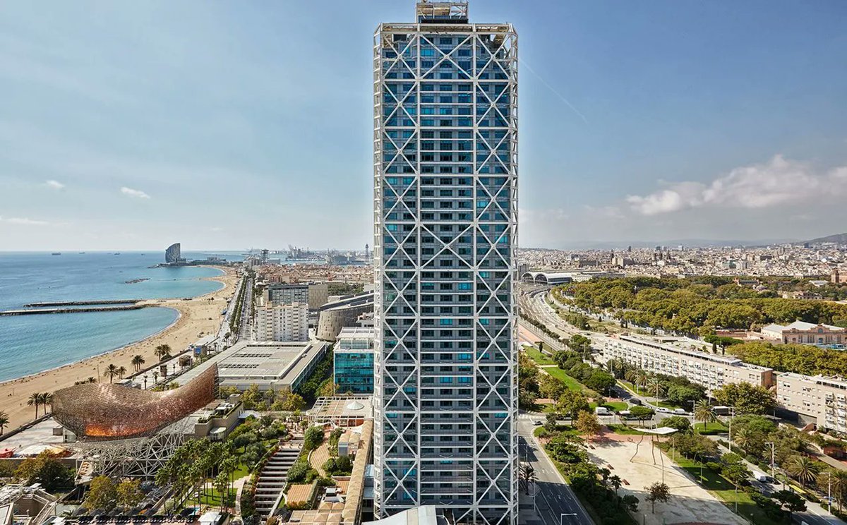 juliagmu's tweet photo. Rascacielos en España: estos son los edificios más altos de cada Comunidad Autónoma .
https://t.co/cWe2slVWOa https://t.co/OYM6U8oHRG