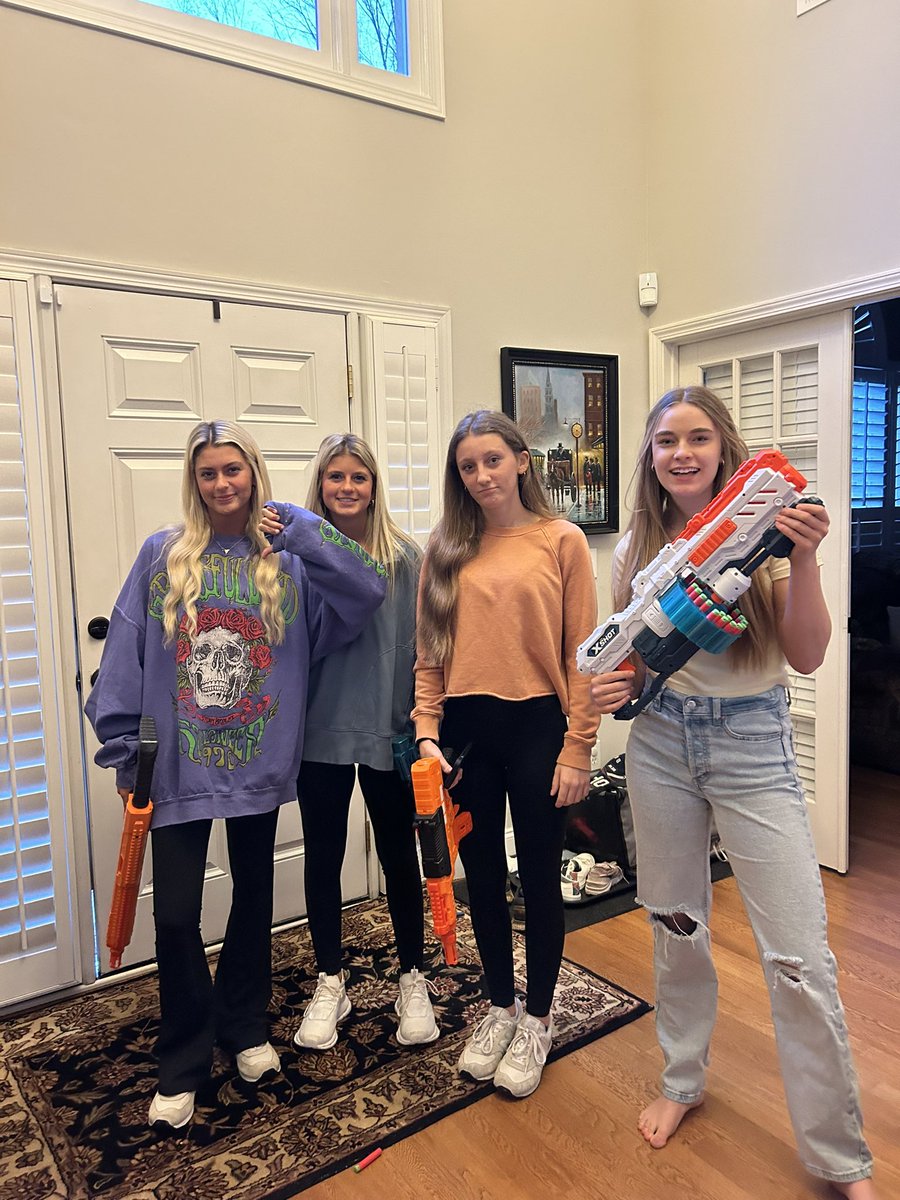 BulletBitches's tweet photo. TRIPLE KILL BY MCKENNA IN THE AM. @Cuntyhuntiess just walked right in 😬😬(5,2) https://t.co/p9pNvjPwso