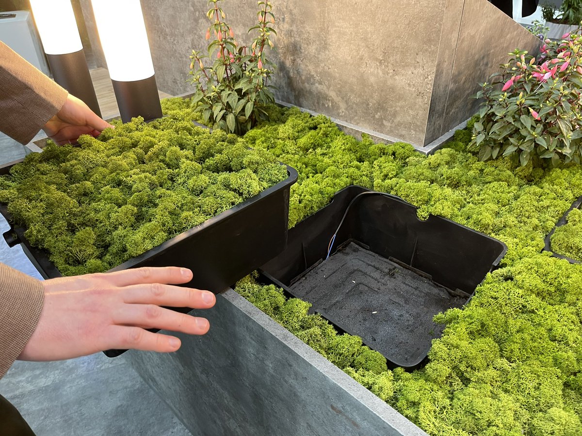 GeneralKuchel's tweet photo. Bioo baut eine natürliche Batterie aus Pflanzen und Bakterien. 7x7 Meter Fläche schaffen 15Wh pro Tag. Für die Gartenbeleuchtubg reicht‘s. #bioo #mwc2023 https://t.co/pxWtf9nZKE