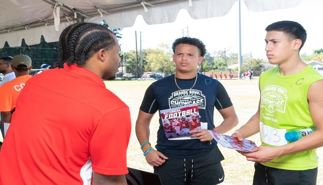 larryblustein's tweet photo. Orange Bowl Senior Football Showcase Is The Wave of the Future. https://t.co/vxKEMHa1jd
 @OB_Showcase @CoachMarquis @coachjo51 @DanLaForestFB @CoachMarquis @coachjo51 @AU_SpartanFB @Coach_Donaldson @AUCoachZim @OhioNorthernFB @Coach_Rychel @RockfordUFB @LUMO_FB @Coach_Gales https://t.co/rBDxMQbe73