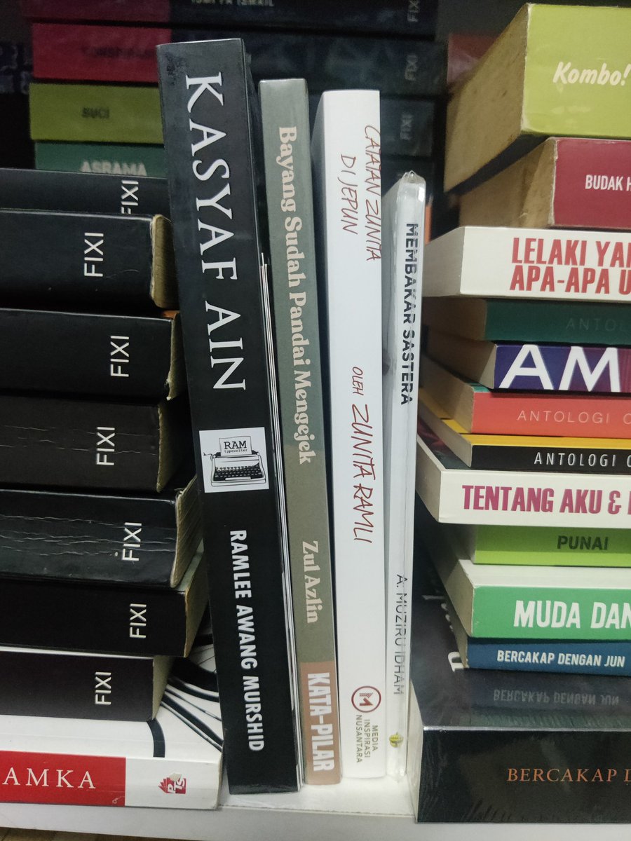 abgcho's tweet image. Empat yang ditengah sahaja. Sampai CM pun jam 640 petang, tak menyempat nak jengah semua. #KLAB2023