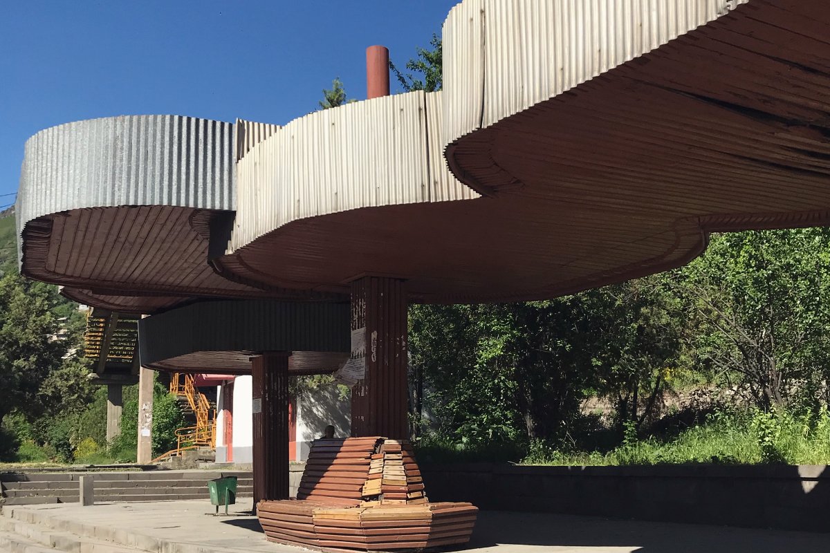 godebedcanyon's tweet photo. "Stop and stare! 🚌Have you ever seen a bus stop that doubles as a work of art or looks like it's straight out of a sci-fi movie?
https://t.co/K3frGrdY5D
Share your favorite unique bus stop and stories in the comments below! 
 #lorimarz #busstop #DebedCanyon  #publictransportart https://t.co/srNlLmJw3D
