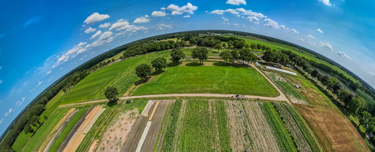 Elke week verse groenten van het seizoen, eitjes en voor wie wil: (h)eerlijk vlees. En dat ‘gewoon’ van je éigen boerderij. Tijdens deze informatiemiddag leggen we je alles uit over... Ben jij erbij? bit.ly/3xRRfi1
#duurzaamvoedselproduceren #herenboeren