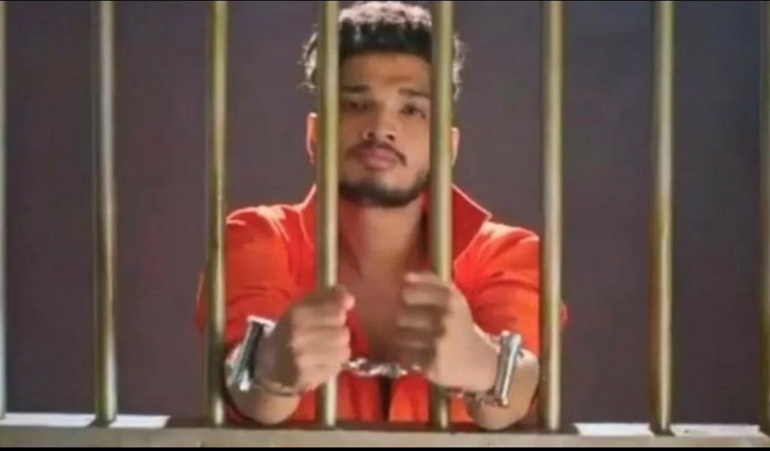 maihukhargosh's tweet photo. Being a reality show fan I got to know about #Lockupp from uTube 
And then saw his photos and promo 
These are the first photos I saw 
Honestly mera first impression tha ki ye Thora villian type hai mjhe pasand nhi ayega hehe sorry mun
#MunawarFaruqui

1YR OF MUNAWAR IN LOCKUPPS1 https://t.co/CJB5ns8miS