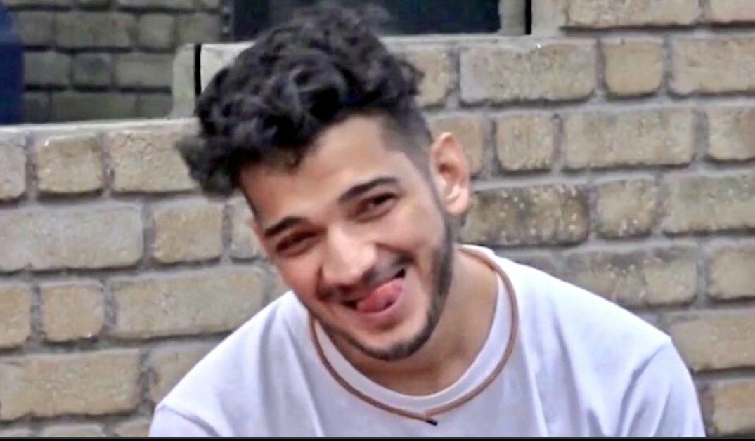 maihukhargosh's tweet photo. But mai bhot bhot jayada galat thi mun to sweetu sa cute sa bacha nikla😁
I am glad ki mujhe apka pata chala aur jaise jaise apko janti gyi to sochne lagi iska pehle kyu nhi pata chala😩
Seriously mun bhot kuch sikha hai apse maine
#MunawarFaruqui 
1YR OF MUNAWAR IN LOCKUPPS1 https://t.co/w77LhzMv1a