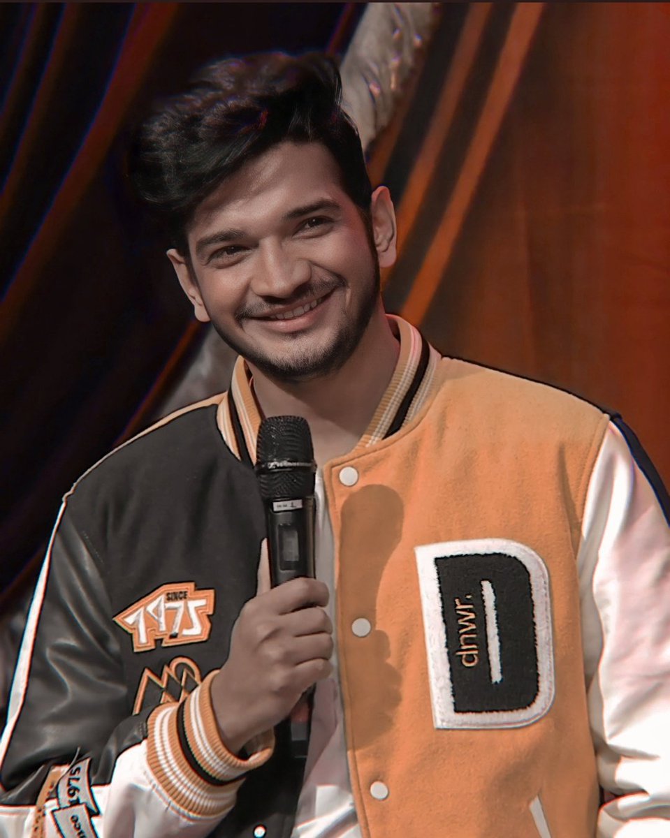maihukhargosh's tweet photo. Entry pe savage replies dekhkar mai Thora sa pigal gyi 🫣
Fir jab enter huye to mai Jabra fan ban gyi or hamesha rahugi 🫶
Thankyou for everything mun 
You are the best best 
Aur je seekh liya ki kisiko bina jane judge mat karo 
#MunawarFaruqui

1YR OF MUNAWAR IN LOCKUPPS1 https://t.co/Gnfp4NNsDy