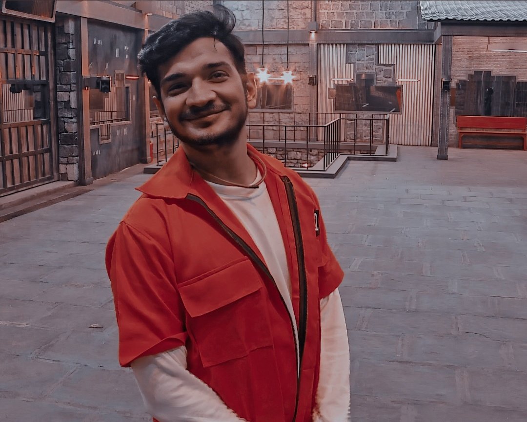 maihukhargosh's tweet photo. Entry pe savage replies dekhkar mai Thora sa pigal gyi 🫣
Fir jab enter huye to mai Jabra fan ban gyi or hamesha rahugi 🫶
Thankyou for everything mun 
You are the best best 
Aur je seekh liya ki kisiko bina jane judge mat karo 
#MunawarFaruqui

1YR OF MUNAWAR IN LOCKUPPS1 https://t.co/Gnfp4NNsDy