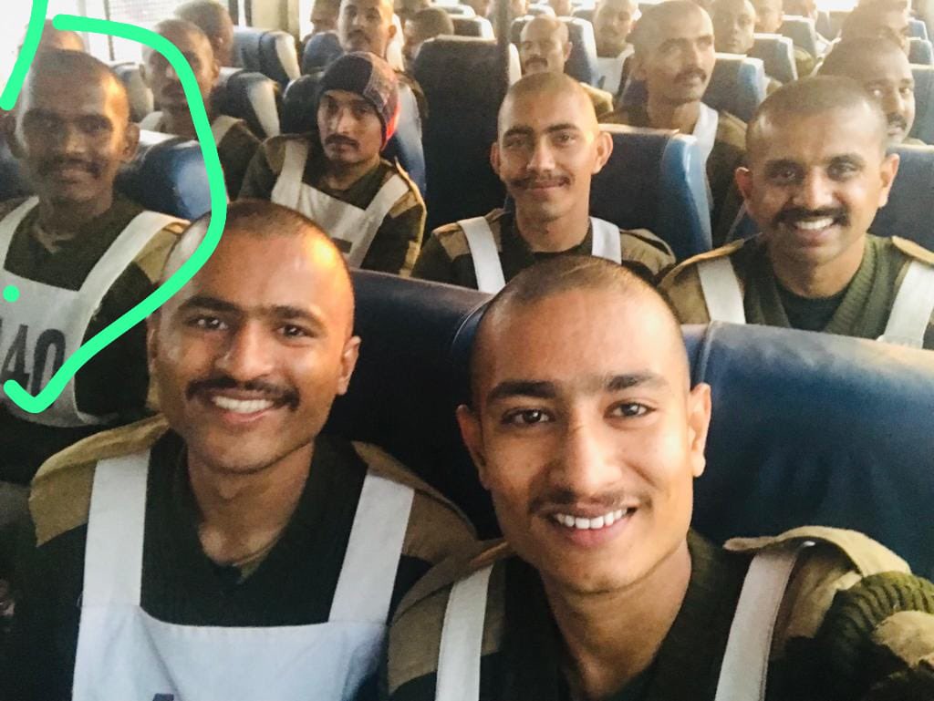 યુવરાજસિંહ જાડેજા નો ધડાકો 
૪૦ લાખ લઈ સીધા ટ્રેનીંગમાં
વર્તમાન માં PSIઅને ASIમાટે લેવાયેલ પોલીસ ભરતીPSIRB 202021/1, પ્રક્રિયા પૂર્ણ થઈ ગયા બાદ કરાઈ અકાદમી ખાતે પોલીસ જવાનો ની ટ્રેનિંગ ચાલી રહી છે જેમાં

સ્કોડ - 5
ચેસ્ટ નંબર - 140
મયુરકુમાર લાલજીભાઈ તડવી (વડોદરા - ડભોઇ)<a href="/YAJadeja/">Yuvrajsinh Jadeja</a>