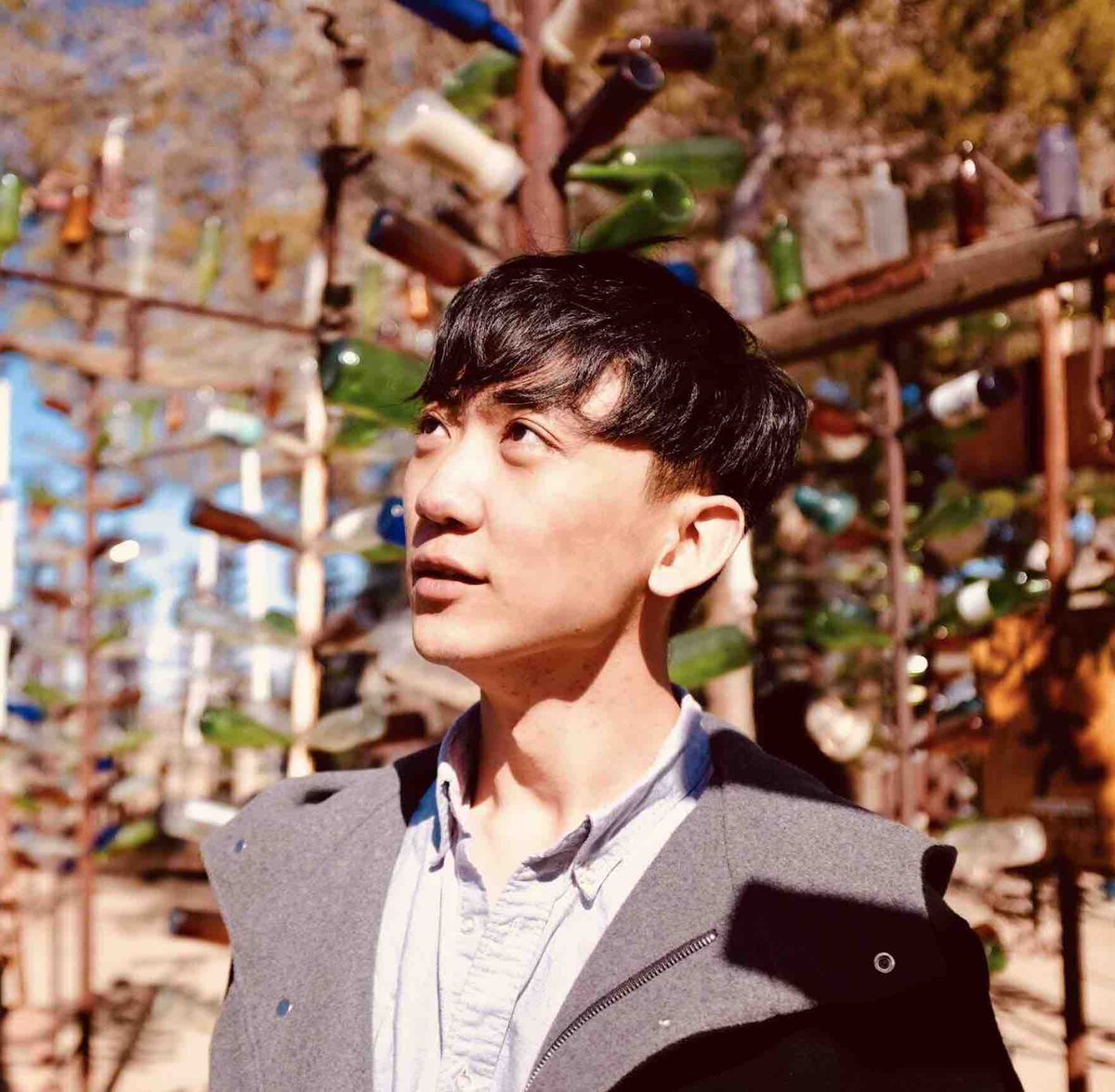 SURUI GUO - RING 🌟

Surui Guo is a director, writer, and producer. He graduated from Loyola Marymount University and is dedicated to telling stories about people’s personal struggles ✨🎬

You can find the full interview on our website, indieshortsawards.com/newyork/
