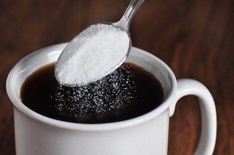Signs You're Eating Too Much Sugar:

-Weight Gain or Struggle To Lose Weight
-Digestive Issues
-Feel Moody, Irritable, or Depressed
-Trouble Sleeping
-Cavities
-Diabetes
-Premature Wrinkles
-Constantly Hungry
-Crave Sweets
-Food No Longer Tastes Sweet Enough
-Joint Pain