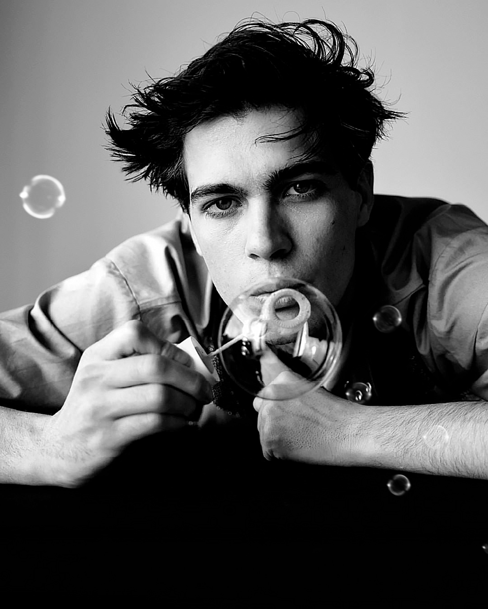 ∴｡　
　･ﾟ*｡. 
　　･ *ﾟ
　 ･ ﾟ*
     ･｡     
   *･｡  
      *.｡ 
           ｡･
              °*. ﾟ｡
                      °*.
                      ﾟ*.
                      ｡｡ ･
             ｡ ･ﾟ
       ｡°*.⠀⠀⠀“ฟู่” ⠀
   ｡*･｡