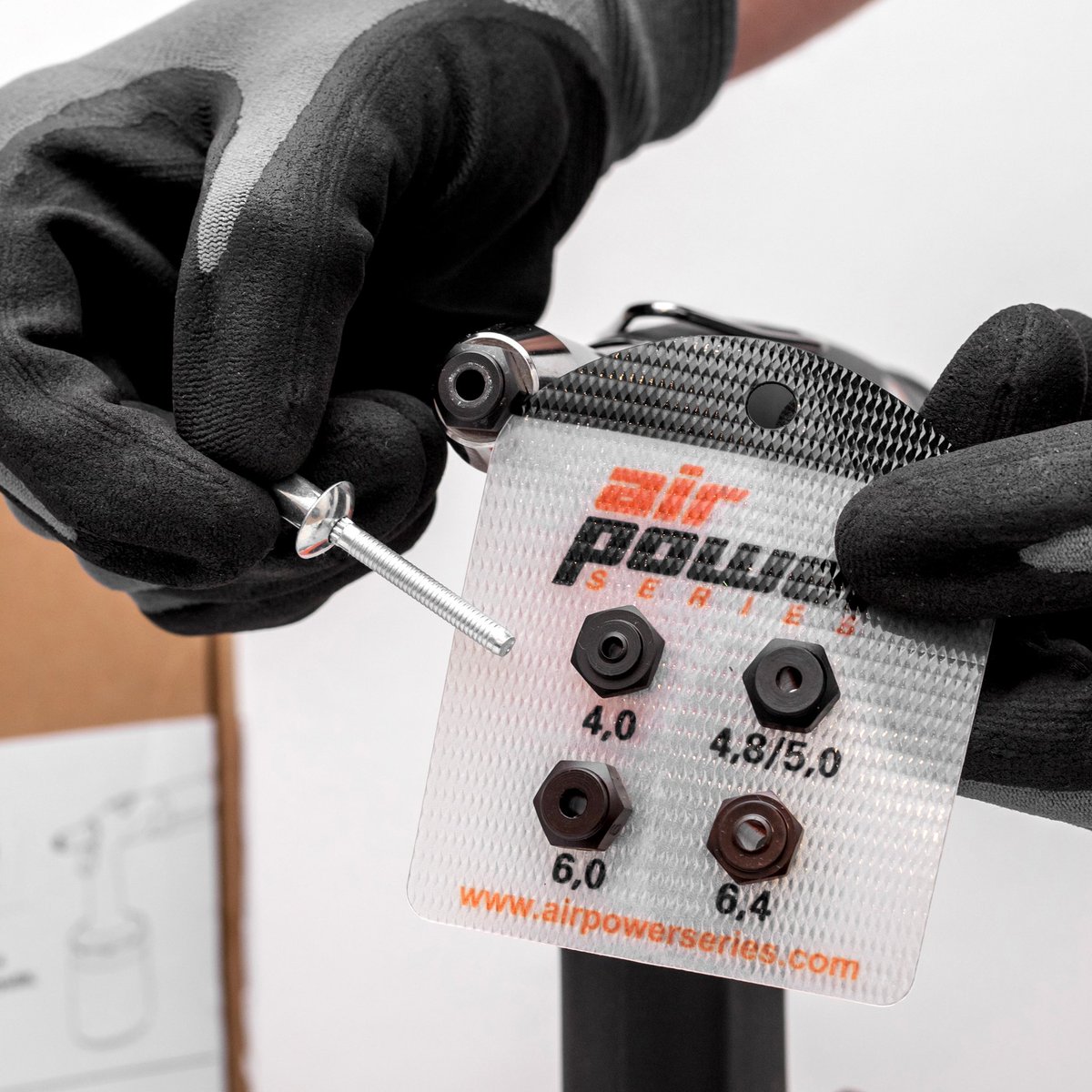 GmbhGoebel's tweet photo. The Airpower 3 #pneumatictool sets #structuralrivets from 4,8 - 6,4mm (all #materials). The AP3 only weighs 2,0 kg &amp; is ergonomically shaped. The #tool has a traction power of 16,5kn (6,0bar) &amp; a stroke of 28mm. 
If you are interested in our tools or blind please get in touch us. https://t.co/uTTXFmqTxp