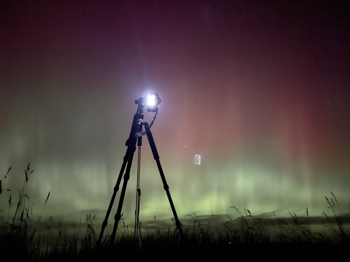five15design's tweet photo. Mind blown #Aurora Australis #NZ iPhone 12mini https://t.co/YHhuGHIfUJ