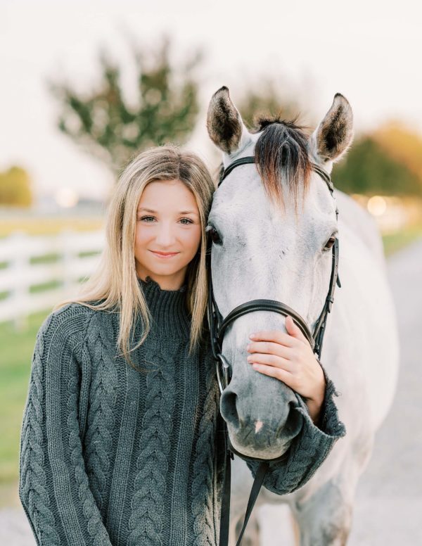EqPhoto's tweet photo. Senior Photos with your Horse Emma - Class of 2023 https://t.co/FszLMkg23S https://t.co/XOBuLaDE2k