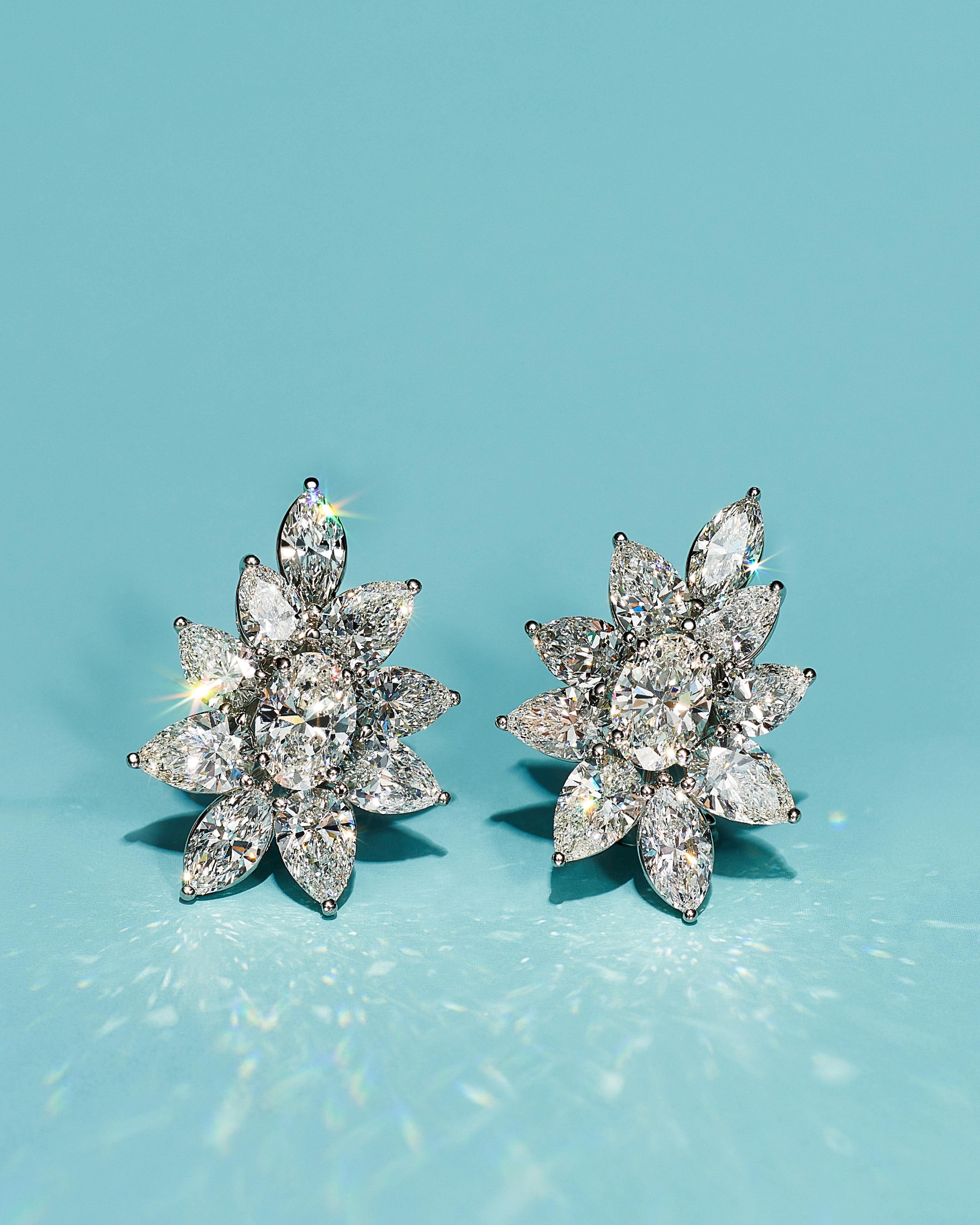 Tiffany Co. on X Michelle Williams walked on the red carpet to the 29th annual SAGAwards wearing a Tiffany Essential Pearls necklace and a pair of Tiffany High Jewelry diamond earrings