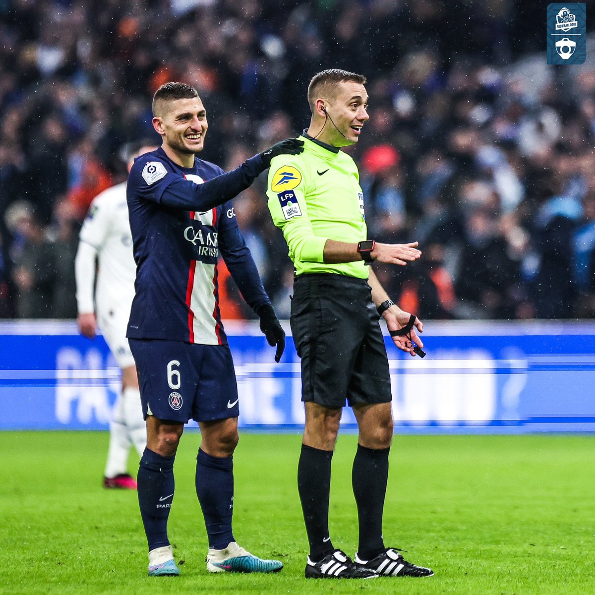 Aucun carton n’a été distribué par Clément Turpin hier lors de #OMPSG. 

C’est une première fois dans un Classique depuis le 7 février 2016.