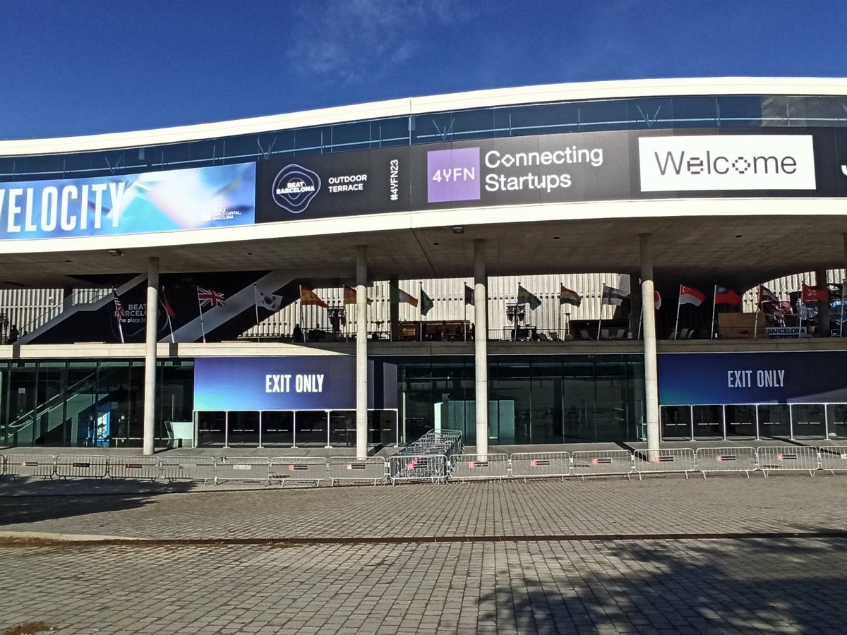 laura_siso's tweet photo. We are at #4YFN23 and #MWC23. @gobridgethegap we help #deeptech entrepreneurs to secure the #funds to go2market. Up to €2.5M non-dilutive through #EIC opportunities. 
#deeptech #innovation #grant #fundraising #impact #horizoneu https://t.co/guOyAq3gNB