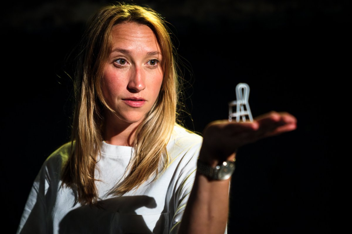 EveryTheatre's tweet image. As we head into the final weeks of @VAULTFestival if you still haven't been yet, you better get your skates on!

Maybe check out Pauline, @sophiebentinck's joyful glimpse into a hundred years of history across three generations of women in one family. 

vaultfestival.com/events/pauline/