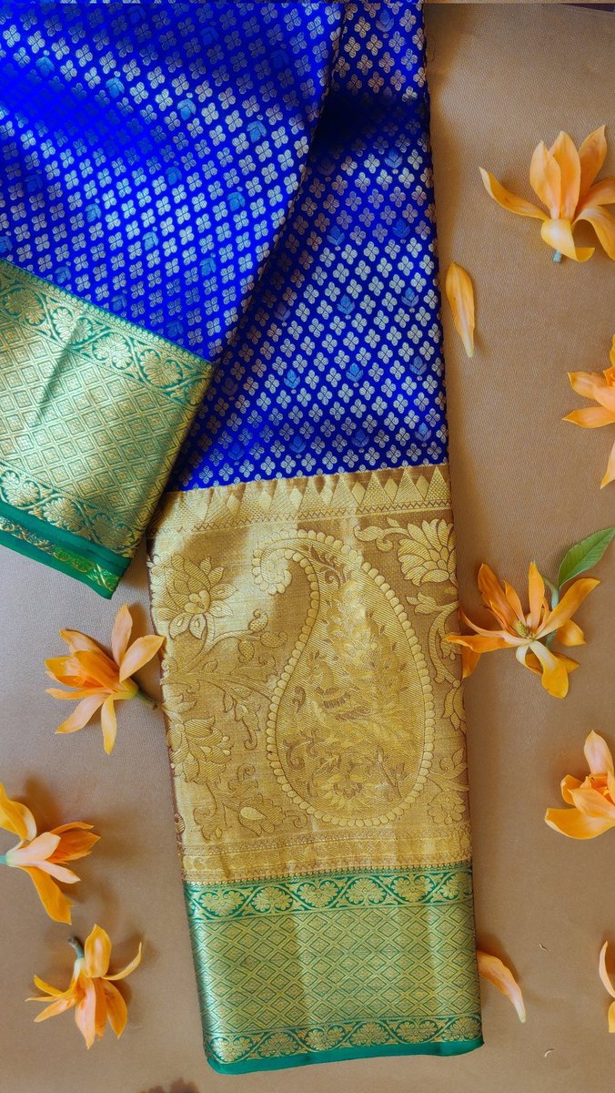 Royal Blue Silk #Handloom Saree
Woven in Anekal

hippierutu.in/product/nishig…

#handloomSilk
#Silksaree