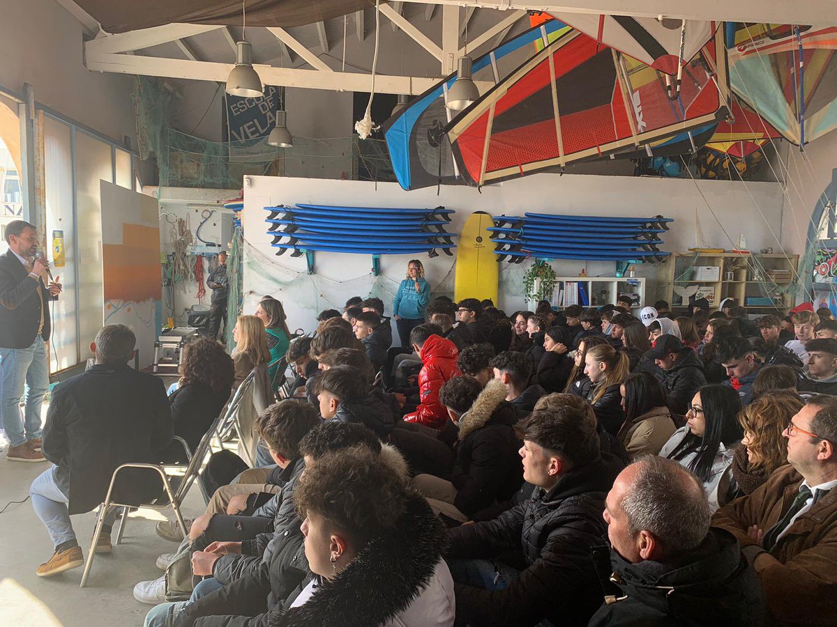 guijarroruben's tweet photo. 👩‍🏫Aquesta setmana tindrà lloc l’onzena edició de la Fira de l’Ensenyament de #Badalona. Aquest matí hem celebrat una xerrada inaugural sobre el mar de la nostra ciutat a l’Espaimar. A partir de dijous, ens veiem a l’Escorxador per demostrar tot el potencial educatiu de la ciutat. https://t.co/PHUQe963Br