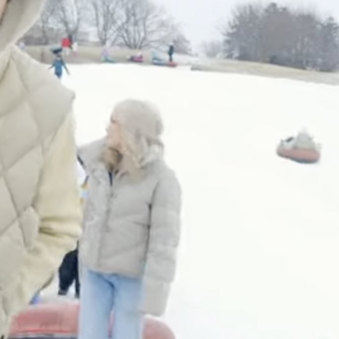 เขาตามขนาดนี้เลยจิงดิ พอกล้องแพลนไปหันหน้าหนีเลย